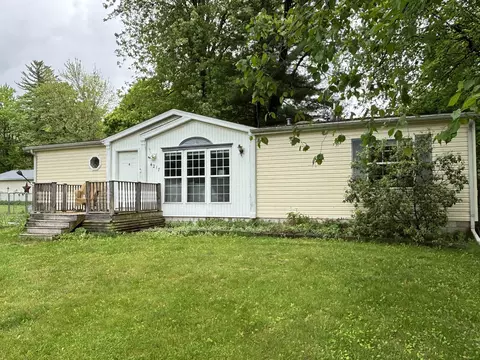 4217 S Portsmouth Rd, Bridgeport, MI 48722