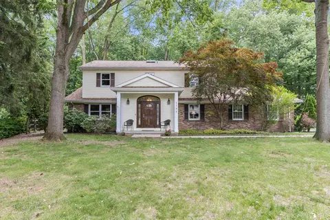 1388 Laurelhurst, Temperance, MI 48182