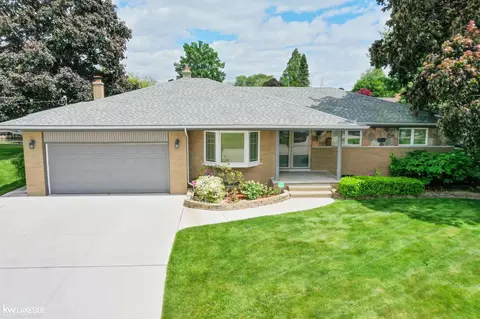 38044 Seaway, Harrison Township, MI 48045