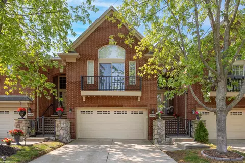 16916 Kensington, Macomb, MI 48044