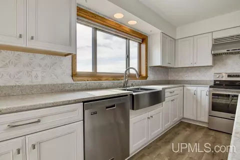 Kitchen - 12104 T, Rapid River, MI 49878 photo 5 of 5