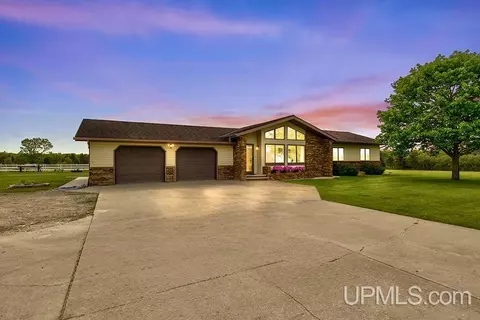 12104 T, Rapid River, MI 49878