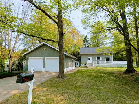 161 Kellogg, Marquette, MI 49855