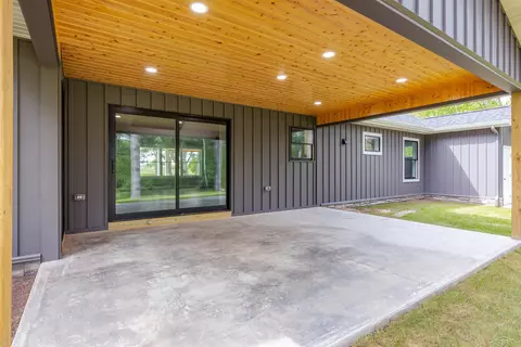 2291 E Maple, Clare, MI 48617 photo 38