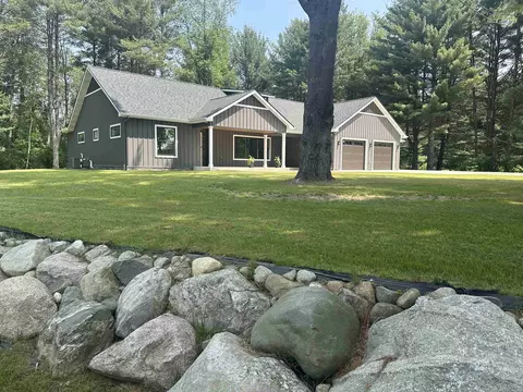 2291 E Maple, Clare, MI 48617