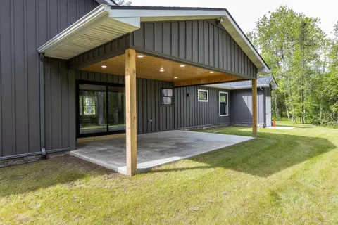 2291 E Maple, Clare, MI 48617 photo 43