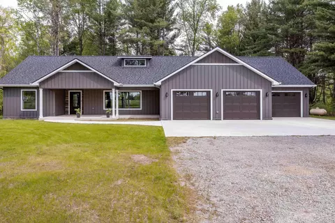 2291 E Maple, Clare, MI 48617 photo 2