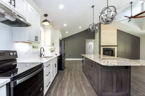 2291 E Maple, Clare, MI 48617 photo 4