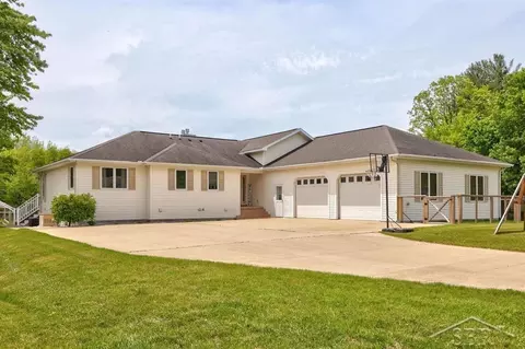 681 Quillett, Beaverton, MI 48612