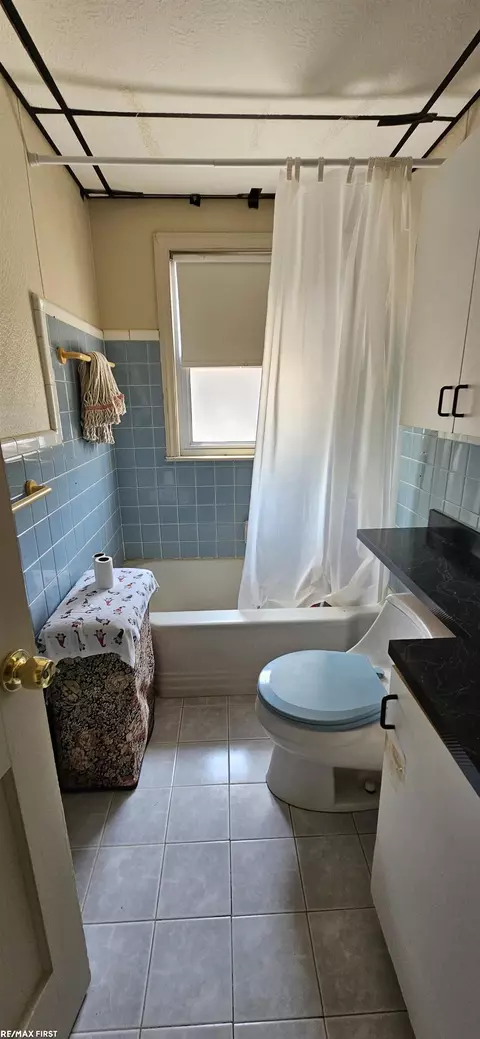 Bath - 23784 Brittany, Eastpointe, MI 48021 photo 1 of 2