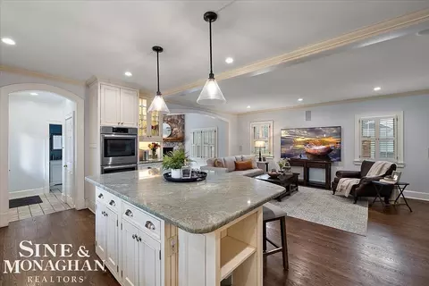 Kitchen - 549 Rivard, Grosse Pointe, MI 48230 photo 4 of 5