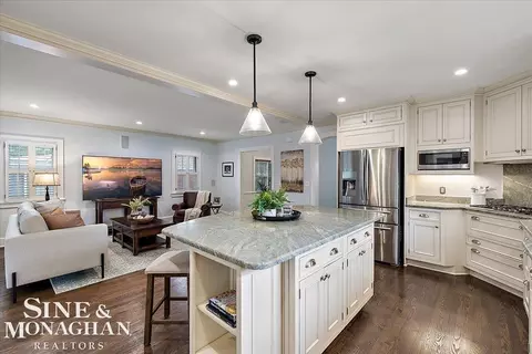 Kitchen - 549 Rivard, Grosse Pointe, MI 48230 photo 3 of 5
