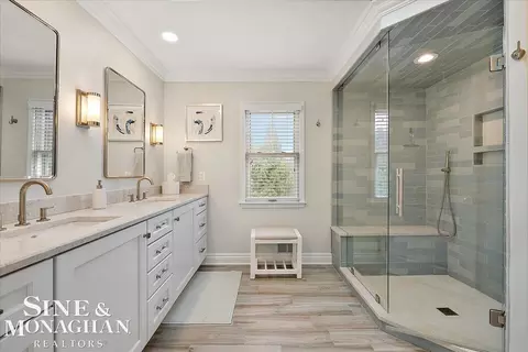 Bath - 549 Rivard, Grosse Pointe, MI 48230 photo 3 of 8