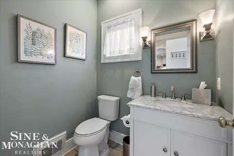 Bath - 549 Rivard, Grosse Pointe, MI 48230 photo 1 of 8