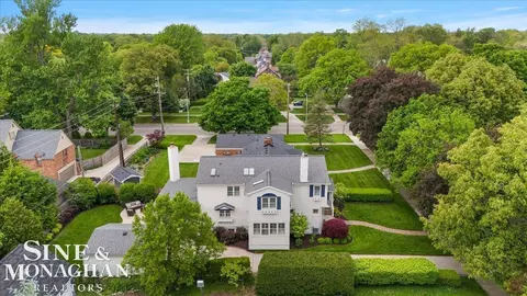 View/Area - 549 Rivard, Grosse Pointe, MI 48230 photo 4 of 5