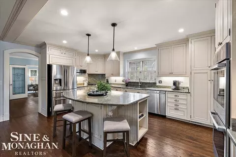 Kitchen - 549 Rivard, Grosse Pointe, MI 48230 photo 2 of 5