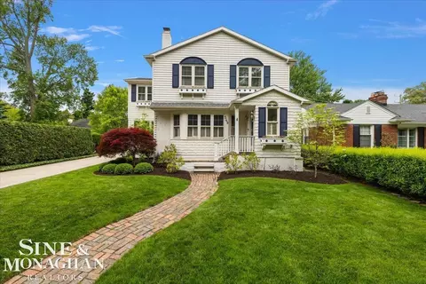 Exterior - 549 Rivard, Grosse Pointe, MI 48230 photo 4 of 8