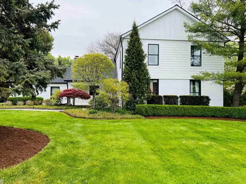 14 Lakeside, Grosse Pointe, MI 48230