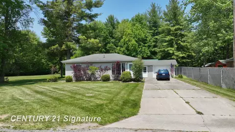 1250 W Sloan, Burt, MI 48417