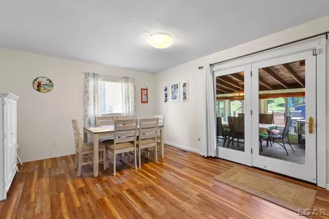 Dining - 13673 Young, Hudson, MI 49247 photo 3 of 5