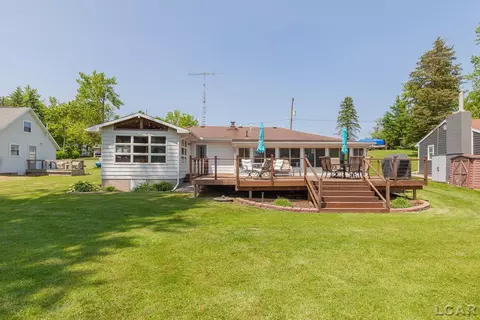 Exterior - 13673 Young, Hudson, MI 49247 photo 6 of 20