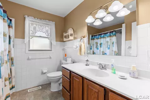 Bath - 13673 Young, Hudson, MI 49247 photo 2 of 2