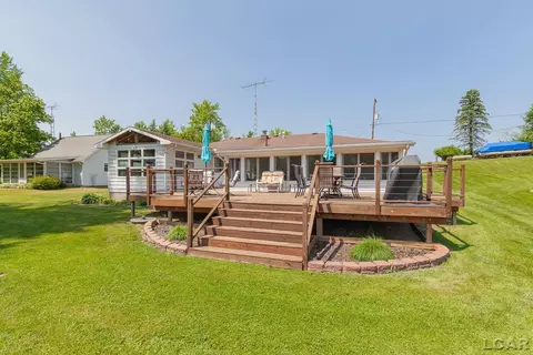 Exterior - 13673 Young, Hudson, MI 49247 photo 15 of 20