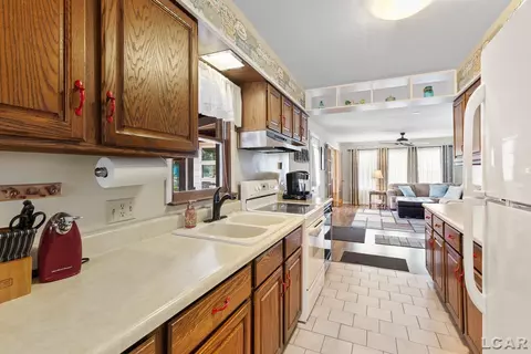 Kitchen - 13673 Young, Hudson, MI 49247 photo 4 of 5