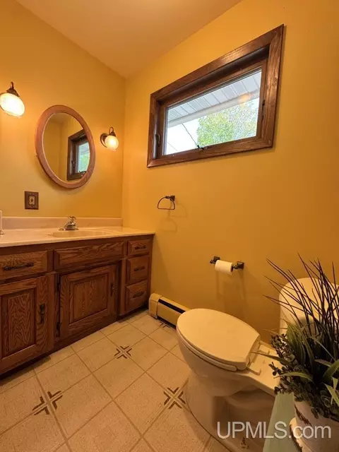 Bath - 622 E Kemp, L'anse, MI 49946 photo 1 of 5