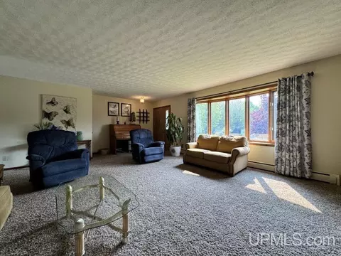 Living - 622 E Kemp, L'anse, MI 49946 photo 5 of 6