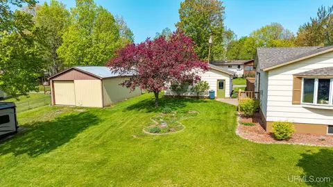 Exterior - 622 E Kemp, L'anse, MI 49946 photo 15 of 16