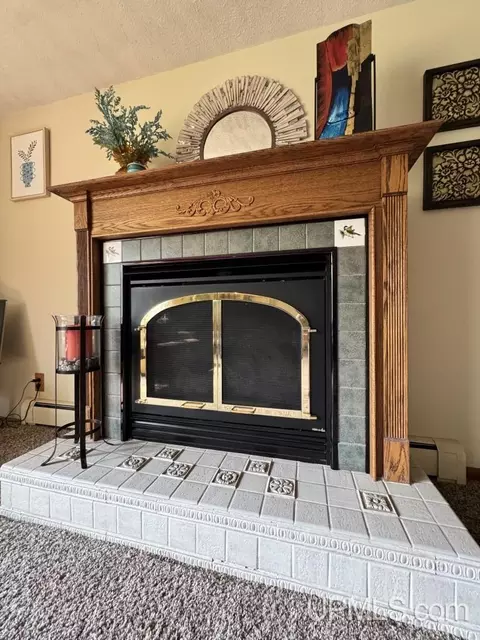 Living - 622 E Kemp, L'anse, MI 49946 photo 3 of 6