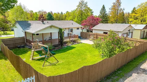 Exterior - 622 E Kemp, L'anse, MI 49946 photo 11 of 16