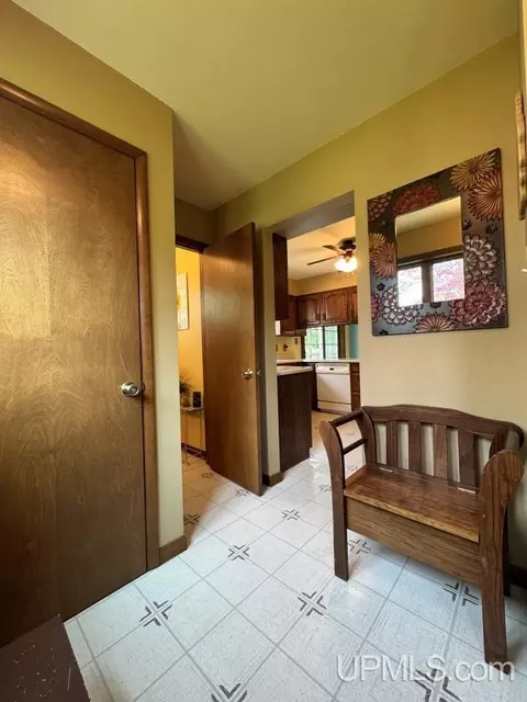 Entry Way - 622 E Kemp, L'anse, MI 49946 photo 1 of 4