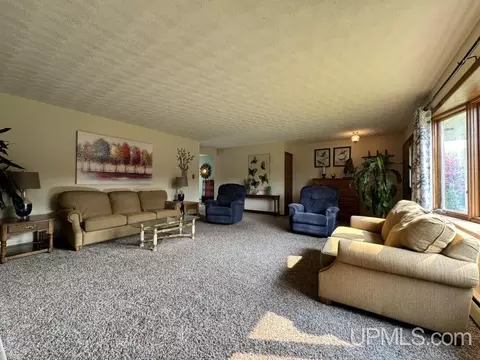 Living - 622 E Kemp, L'anse, MI 49946 photo 4 of 6