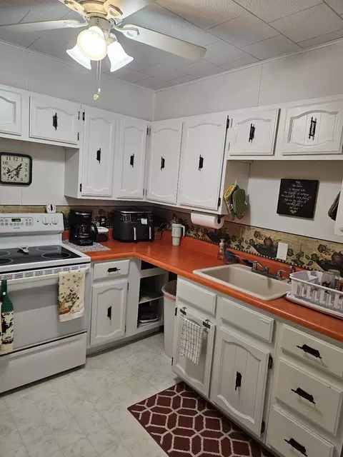 5652 Lakeside, Gladwin, MI 48624 photo 8