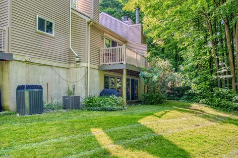 3635 E Mdws, Okemos, MI 48864 photo 30