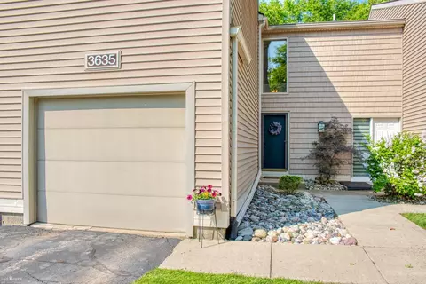 3635 E Mdws, Okemos, MI 48864 photo 3