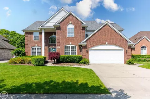 28815 Coleridge, Harrison Township, MI 48045