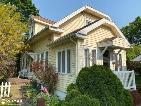 5048 E Bristol, Burton, MI 48519