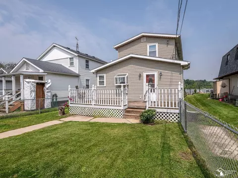 2910 Morin Pt, Erie, MI 48133