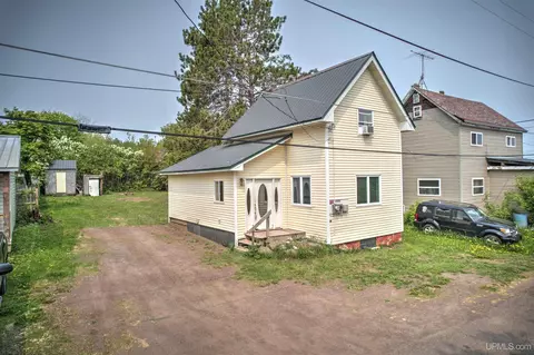 49897 Center, Hancock, MI 49930