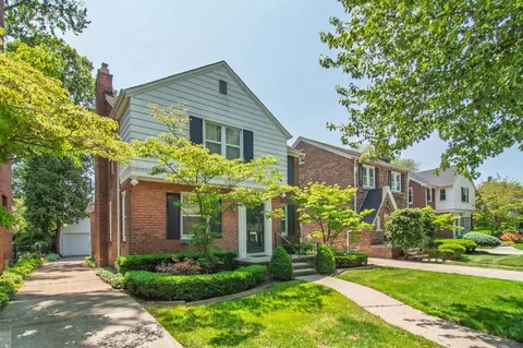 255 Merriweather, Grosse Pointe Farms, MI 48236