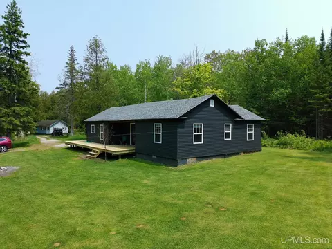2731 W Jones, Gulliver, MI 49840
