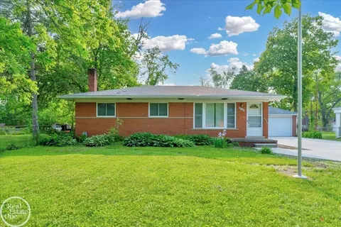 18467 Pershing, Livonia, MI 48152