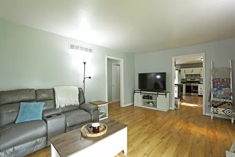 960 Lee, Algonac, MI 48001 photo 3