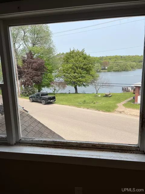 423 W Euclid, Ishpeming, MI 49849 photo 3
