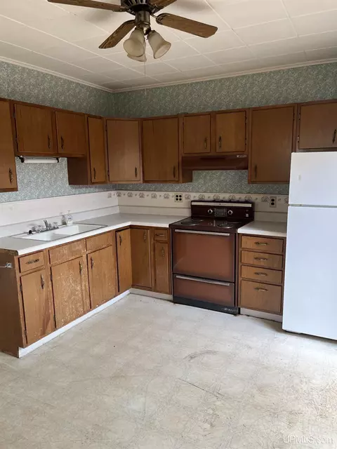 423 W Euclid, Ishpeming, MI 49849 photo 31