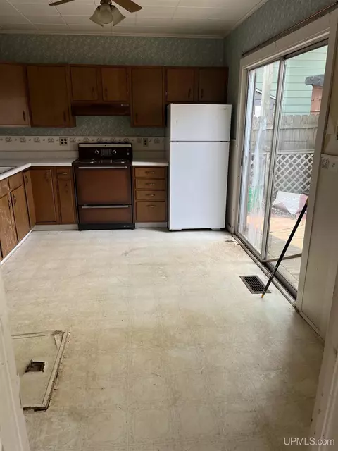 423 W Euclid, Ishpeming, MI 49849 photo 32