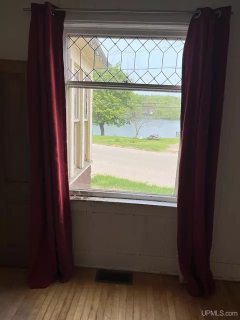 423 W Euclid, Ishpeming, MI 49849 photo 25